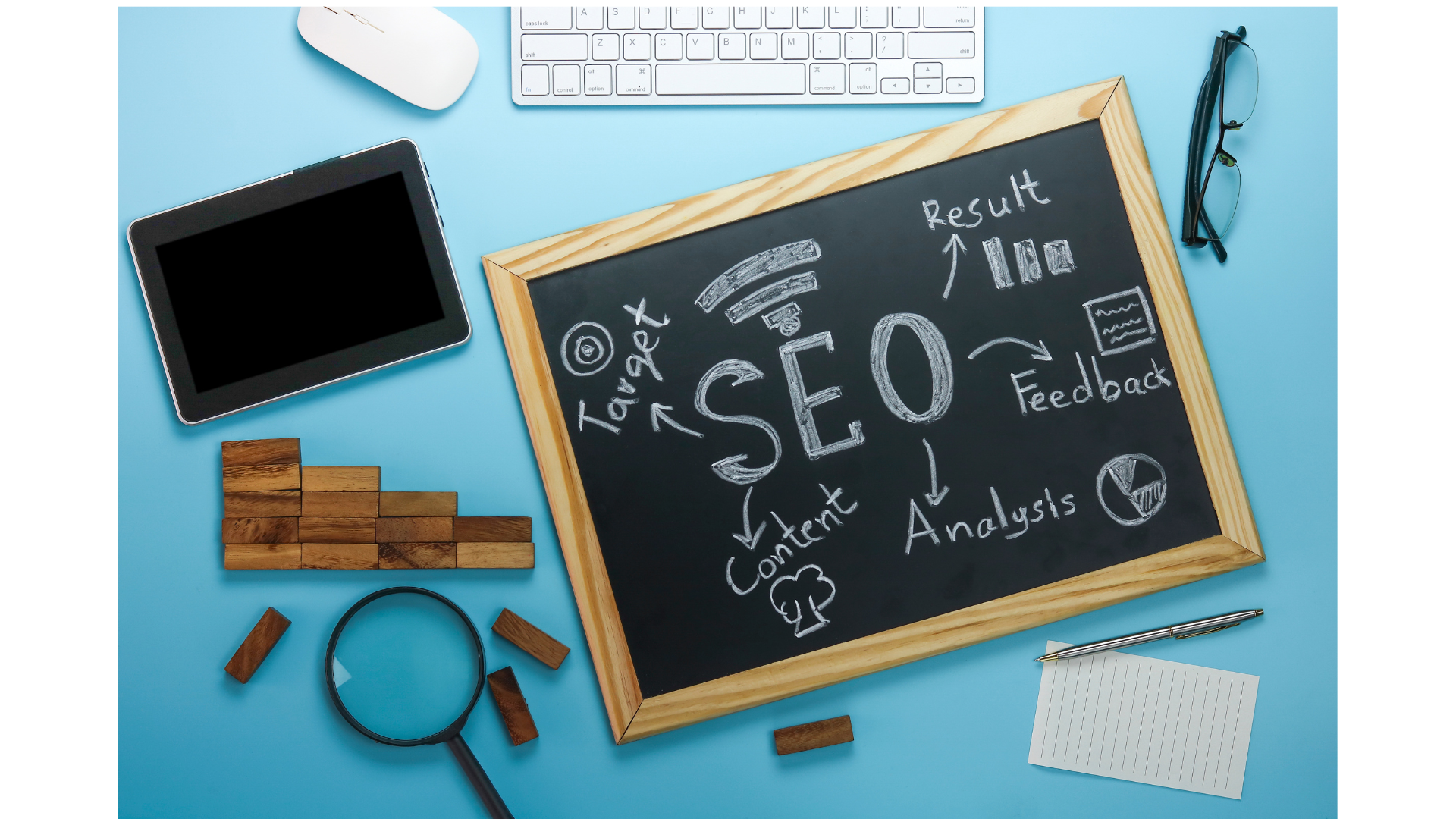 An image showing a magnifying glass and SEO keywords